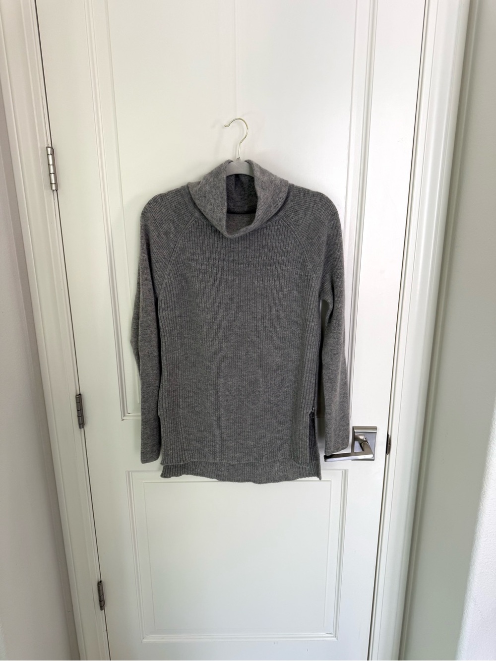 Vince Wool Cashmere Grey Turtleneck Sweater Tunic Side Zippers Women’s LARGE